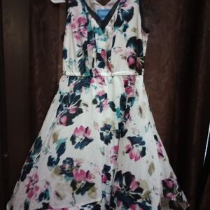 Floral Youth Dress - White and Pink